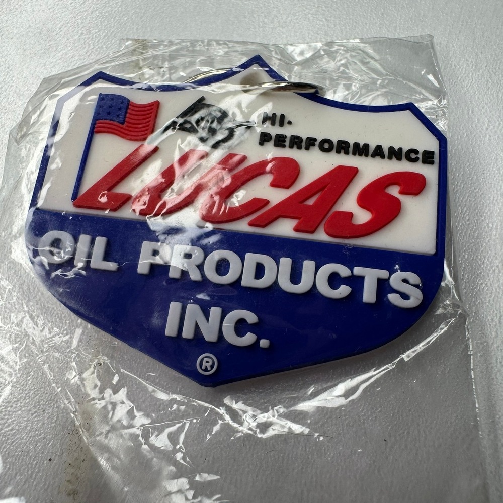 Lucas Oil Products Inc. Keychain Shield Flag USA Racing Performance Souvenir‎